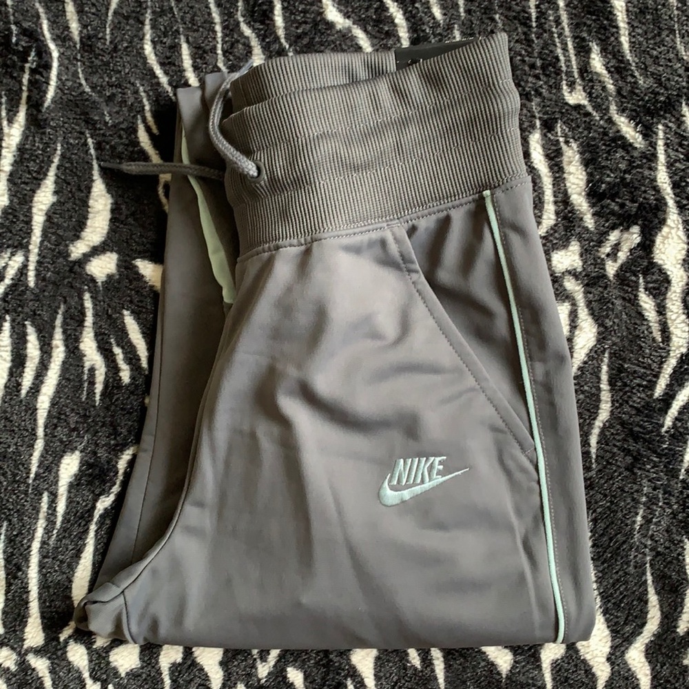 nike joggers